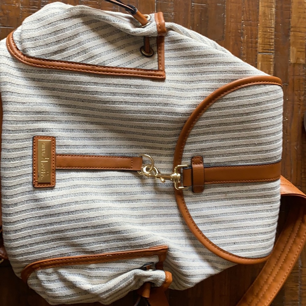 Simply Noelle Backpack - Picture 5 of 9
